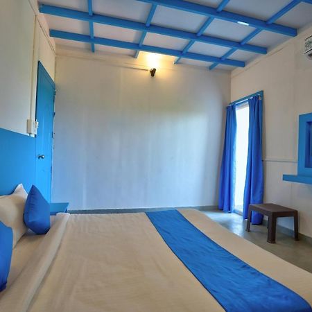 Mandrem Retreat Beach Resort Old Goa Exterior photo