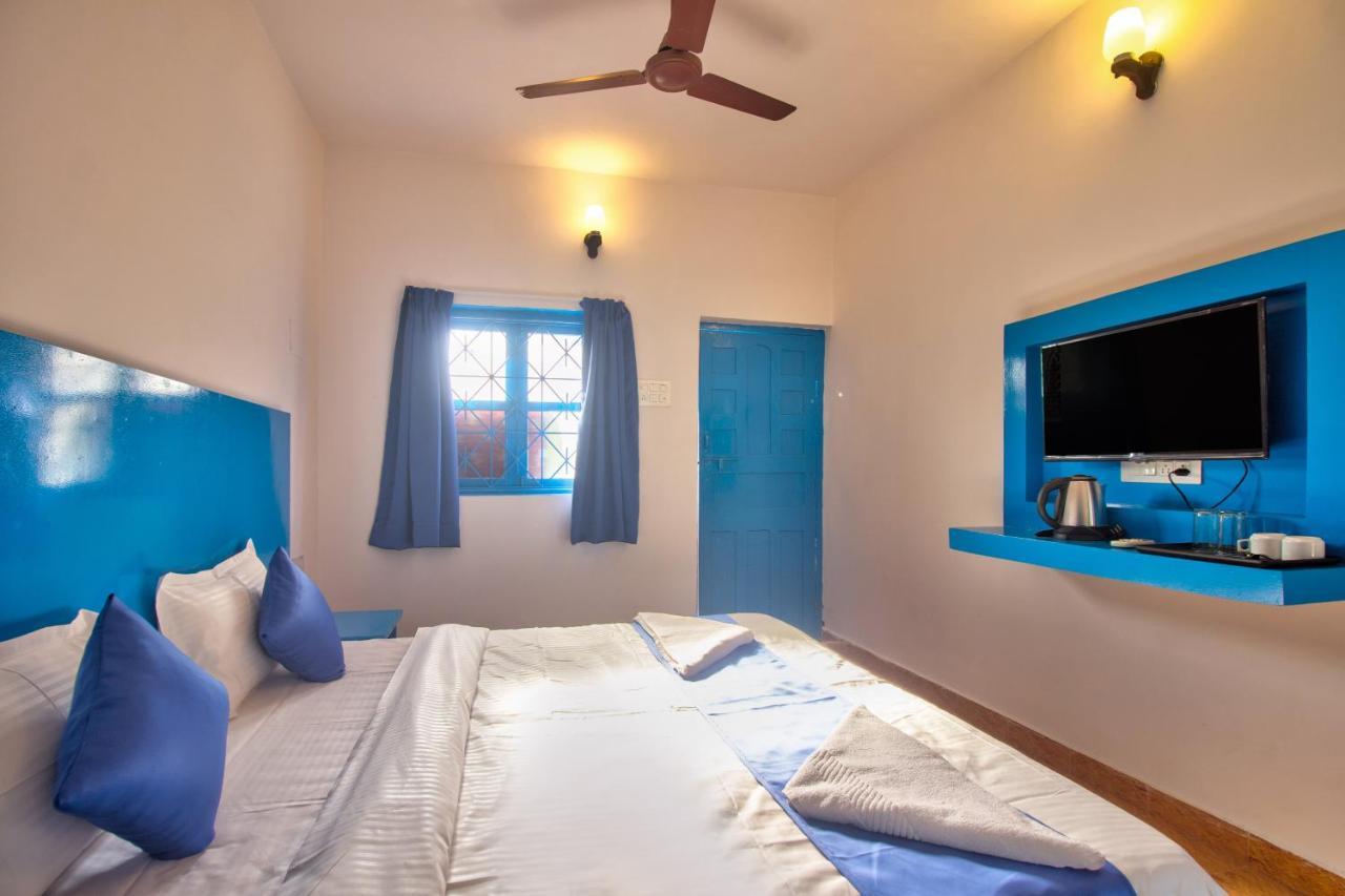 Mandrem Retreat Beach Resort Old Goa Exterior photo