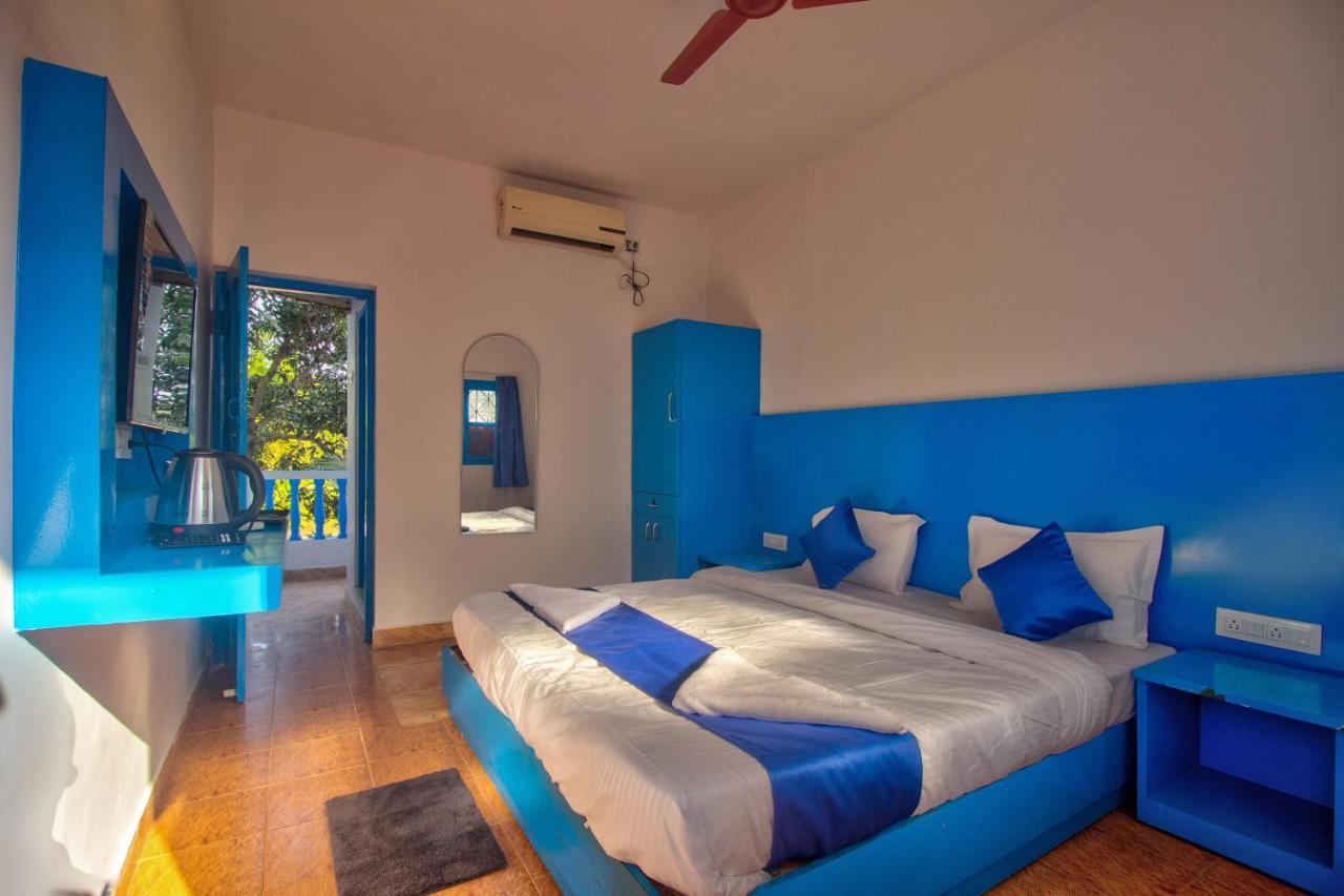 Mandrem Retreat Beach Resort Old Goa Exterior photo