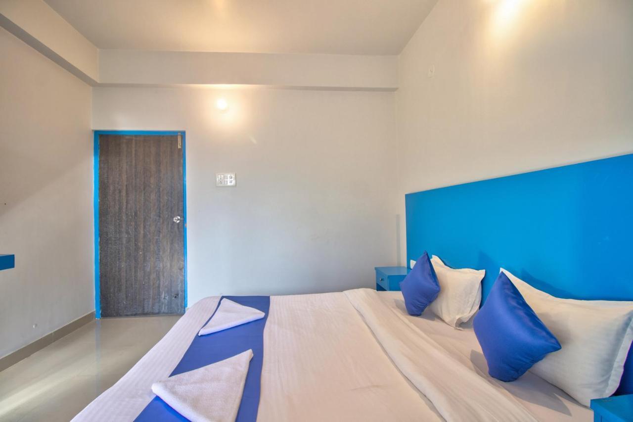 Mandrem Retreat Beach Resort Old Goa Exterior photo