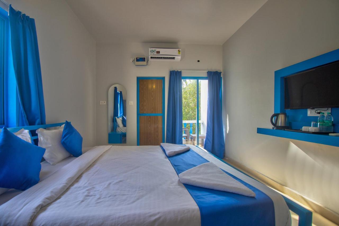 Mandrem Retreat Beach Resort Old Goa Exterior photo