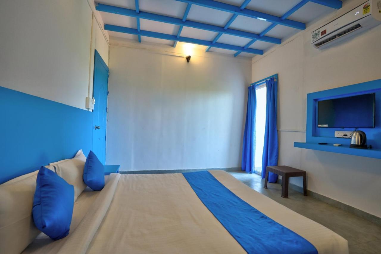 Mandrem Retreat Beach Resort Old Goa Exterior photo